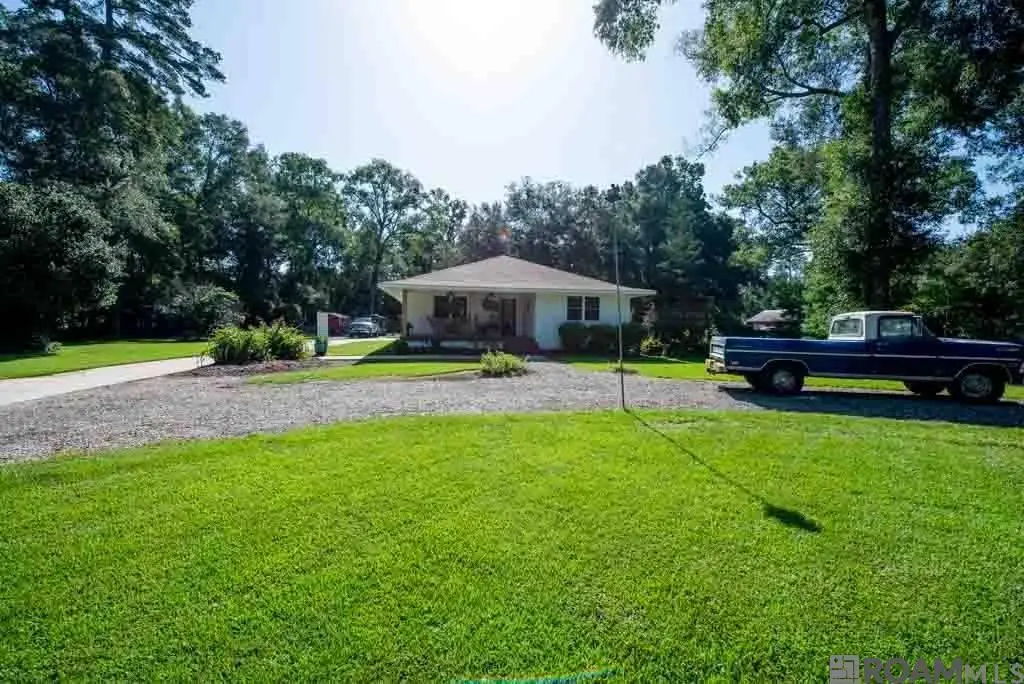 29306 Red Oak Dr, Walker, LA 70785 - Image #1