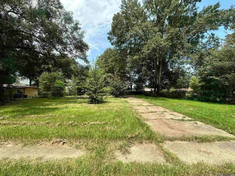 2081 S Woodcrest St, Denham Springs, LA 70726 - Image #3