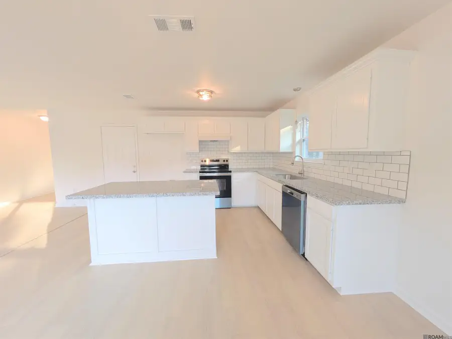 26559 Parkwood Dr, Denham Springs, LA 70726 - Image #3
