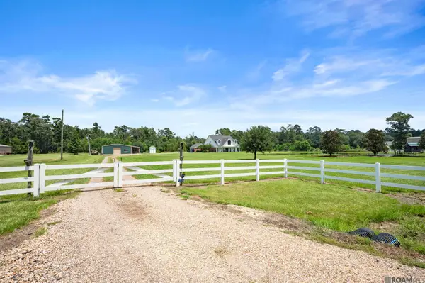 18555 Laklon Ave, Greenwell Springs, LA 70739