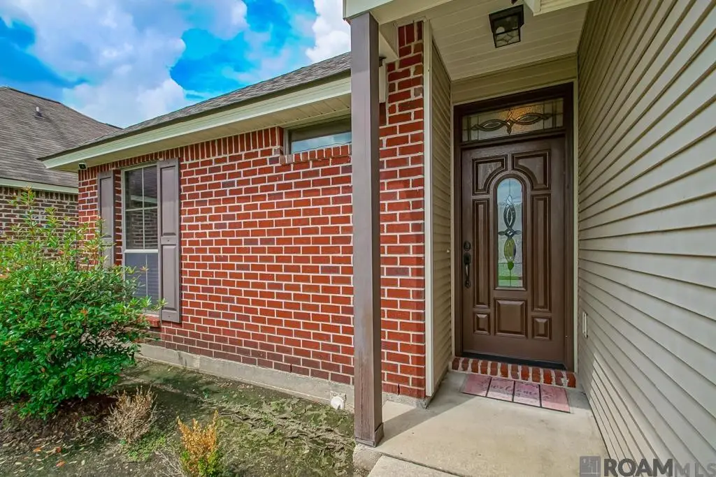 2005 S Commerce Ave, Gonzales, LA 70737 - #1