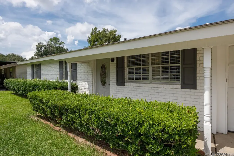 352 Fontainbleau Dr, Baton Rouge, LA 70819 - Image #3