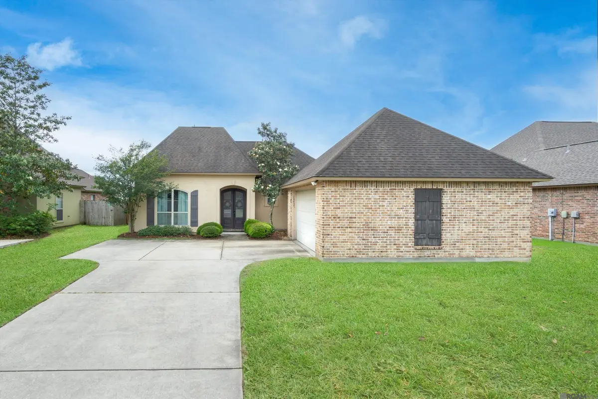 14027 Deep Creek Dr, Gonzales, LA 70737 - Image #1