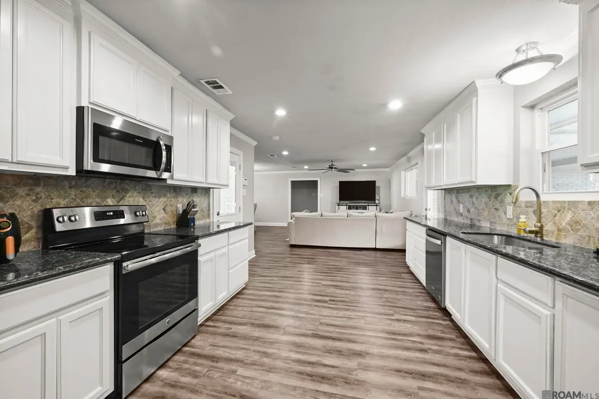 6677 Landmor Dr, Greenwell Springs, LA 70739 - Image #1