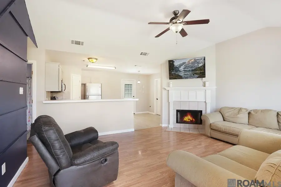 15290 E Henderson Dr, Prairieville, LA 70769 - Image #3