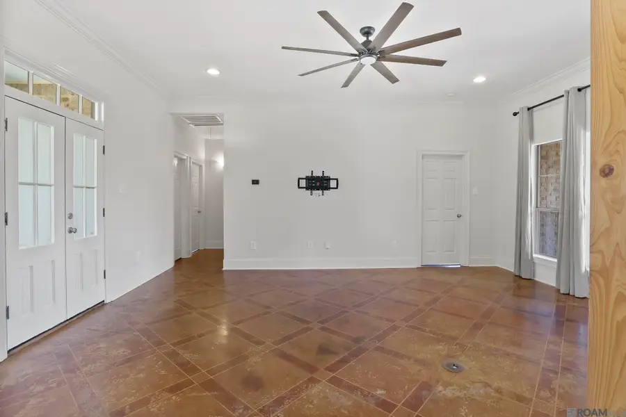 6137 Woodbend Dr, Zachary, LA 70791 - Image #3