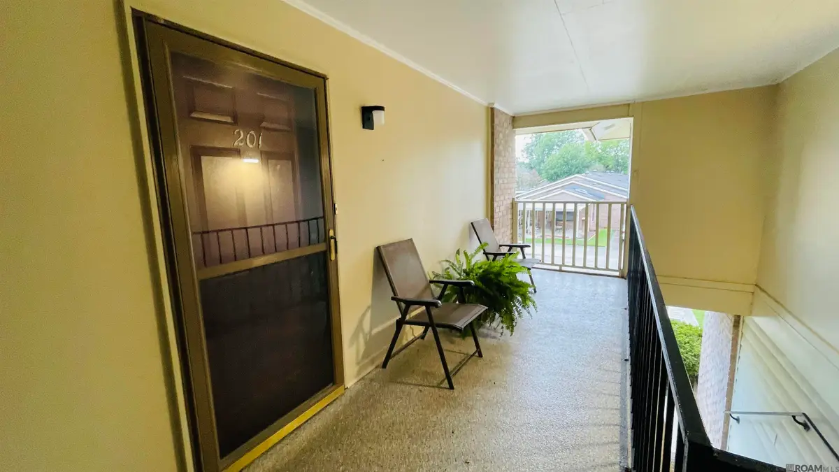 5323 Blair Ln #V-201, Baton Rouge, LA 70809 - Image #1