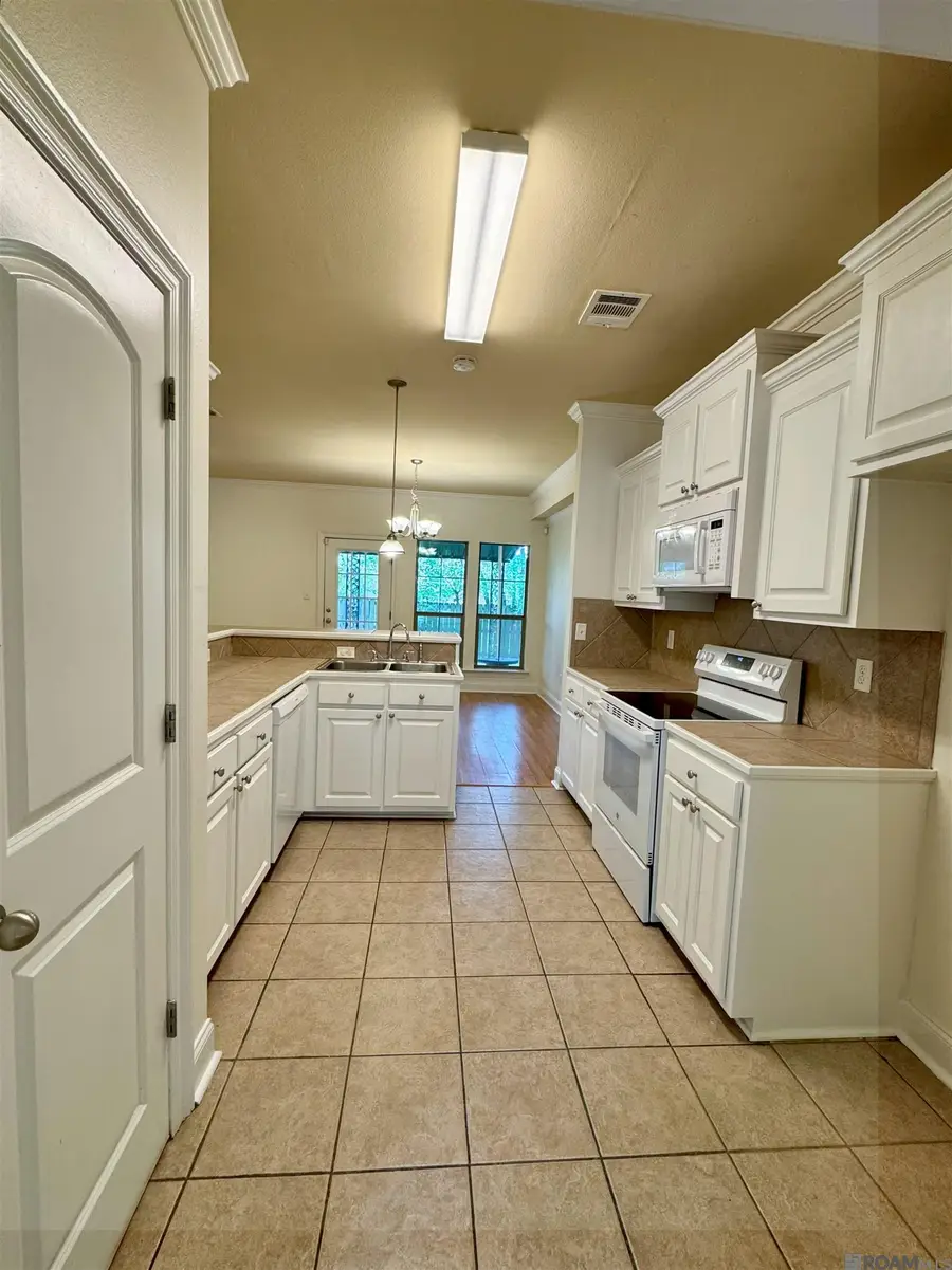 24345 Chateau De Chene Blvd #15, Walker, LA 70785 - Image #2