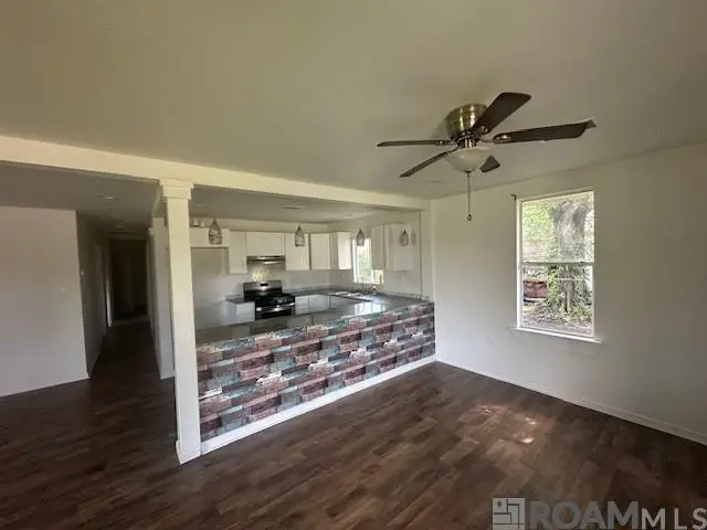 412 W Caroline St, Gonzales, LA 70737 - Image #3