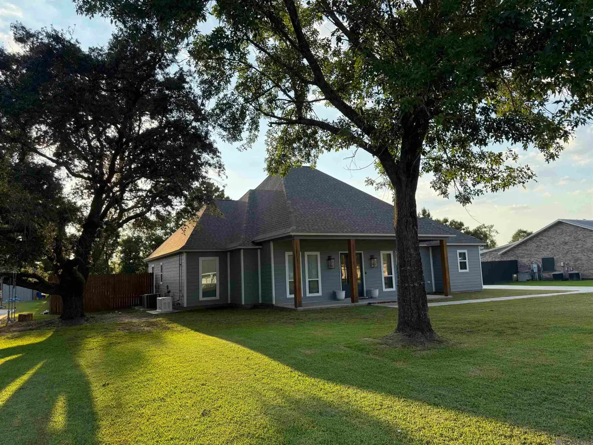 20260 Sallie Dr, Plaquemine, LA 70764 - Image #1