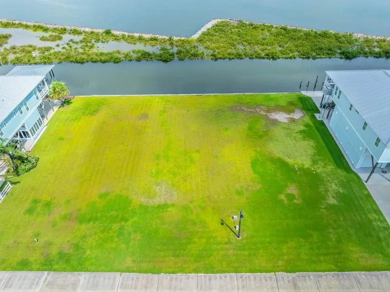 70 Queen Bess, Grand Isle, LA 70358 - #1