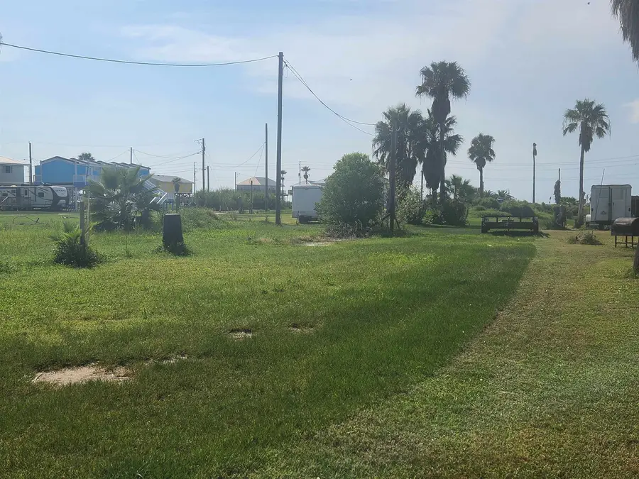 160 W Central Ave, Grand Isle, LA 70358 - #3