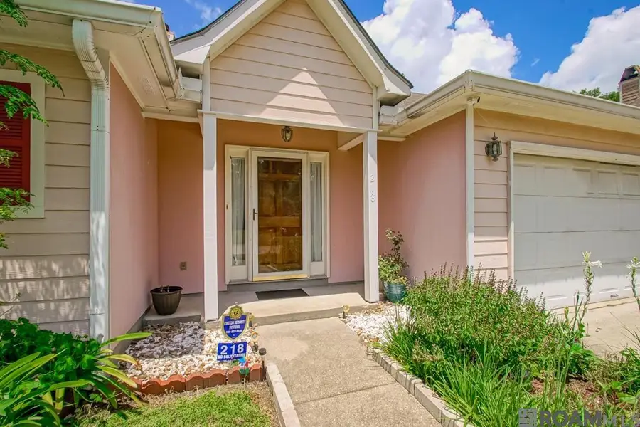 218 Edgehaven Dr, Baton Rouge, LA 70810 - Image #2