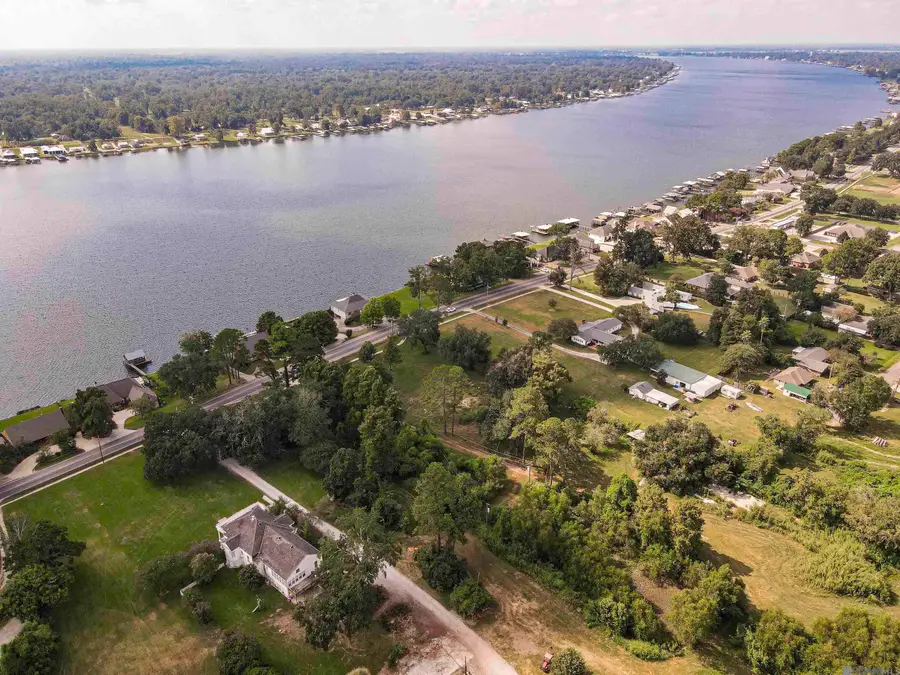 1304 False River Dr, New Roads, LA 70760 - Image #2