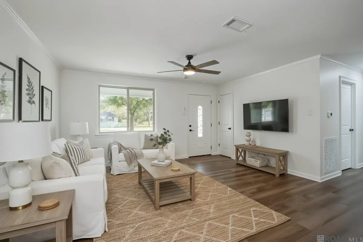 42051 Janile St, Gonzales, LA 70737 - Image #1