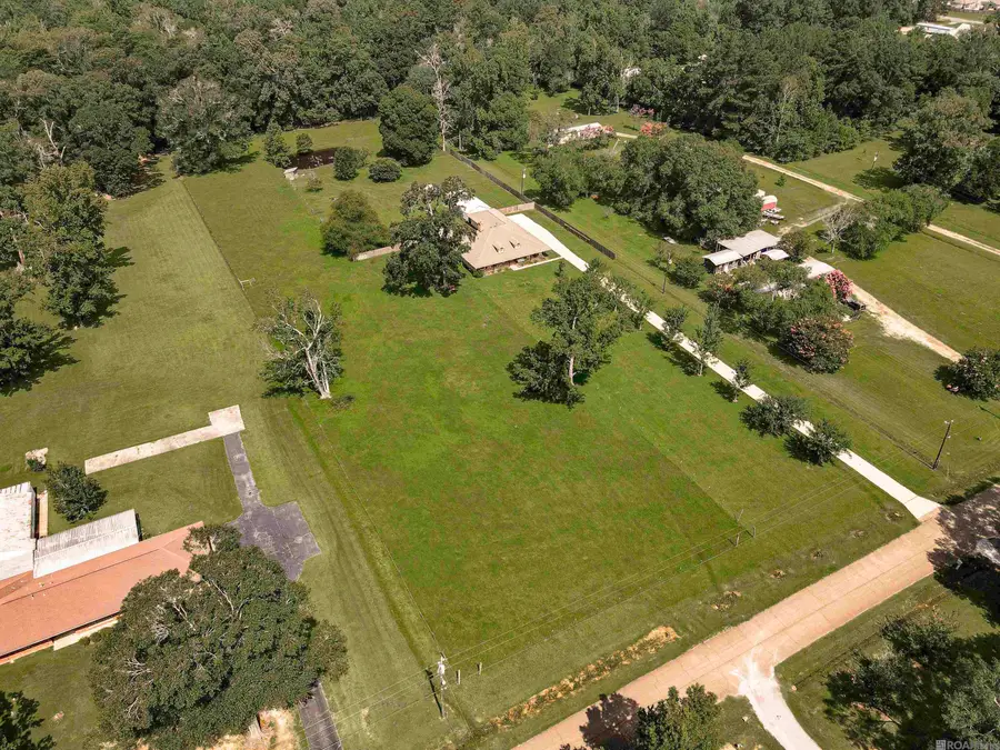 15725 El Ranchitos Ave, Pride, LA 70770 - Image #2