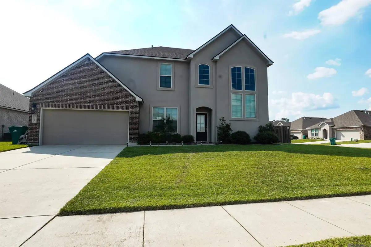 21445 W Grove Dr, Zachary, LA 70791 - Image #1