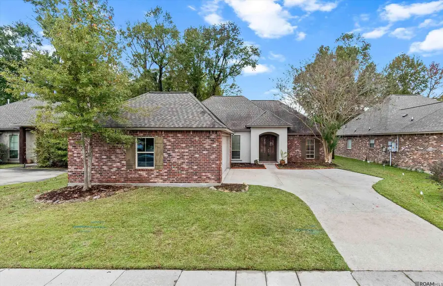 5738 Parkknoll Place Dr, Baton Rouge, LA 70816 - Image #2