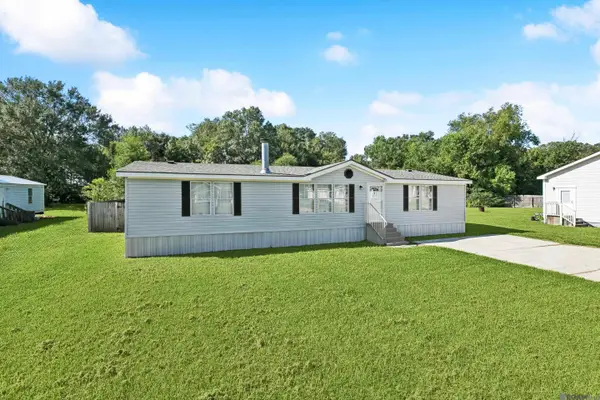 9434 Deer Trail Ave, Zachary, LA 70791