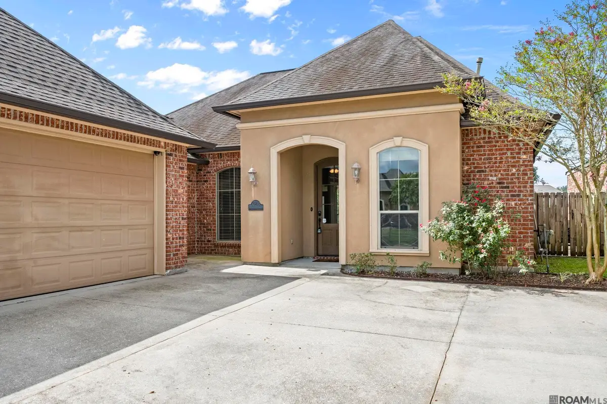 10848 Springtree Ave, Baton Rouge, LA 70810 - Image #1