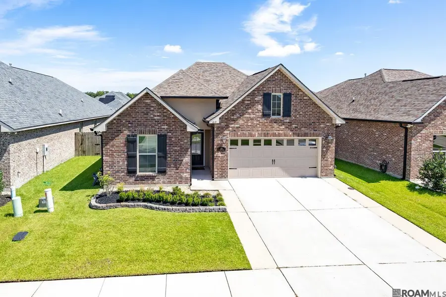 812 Beaumont Dr, Gonzales, LA 70737 - Image #2