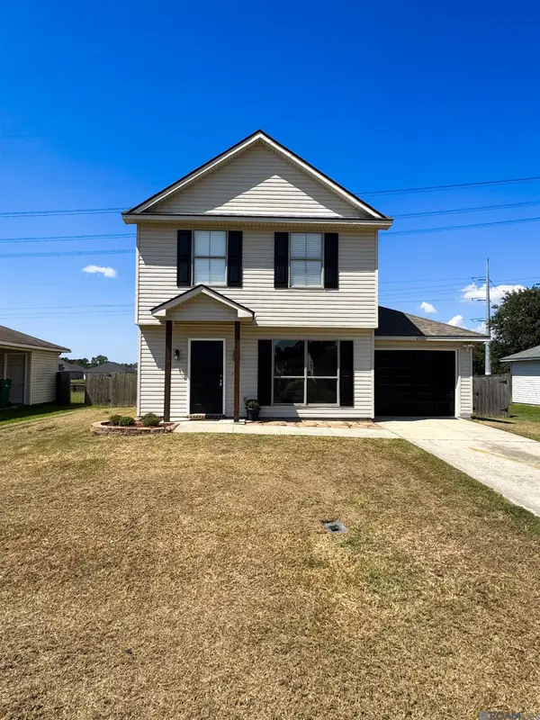 23937 S Park Ln, Denham Springs, LA 70726