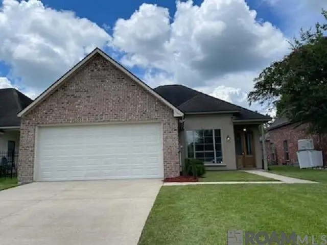 12371 Dutchtown Villa Dr, Geismar, LA 70734 - Image #1
