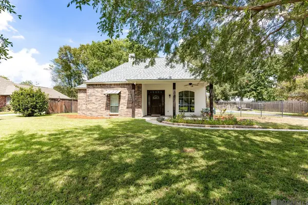 407 Gleason St, Brusly, LA 70719