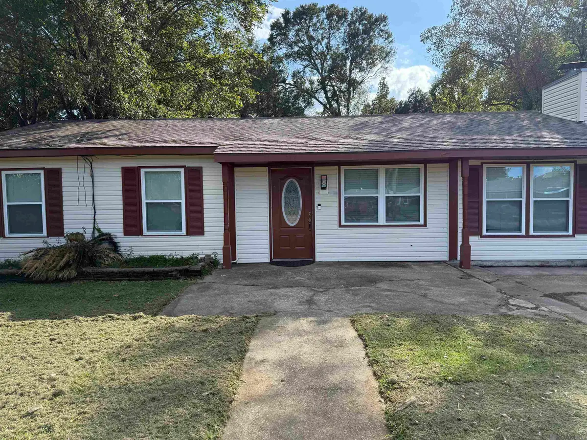 212 Walnut St, Denham Springs, LA 70726 - Image #1