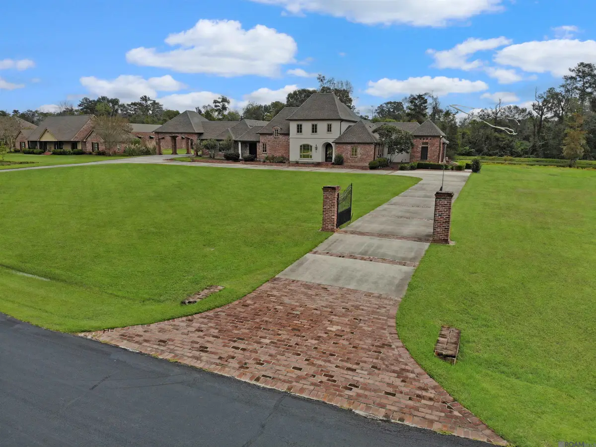 21340 Stone Bridge Ct, Denham Springs, LA 70726 - Image #1