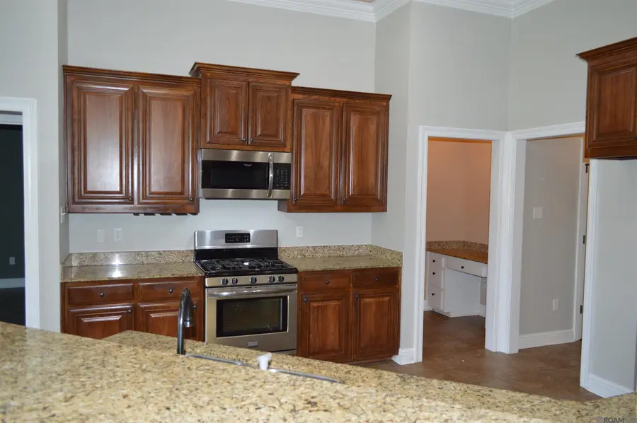 4938 Alice Louise Dr, Greenwell Springs, LA 70739 - Image #2