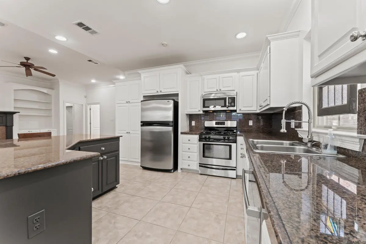 17168 Grove Dr, Prairieville, LA 70769 - Image #1