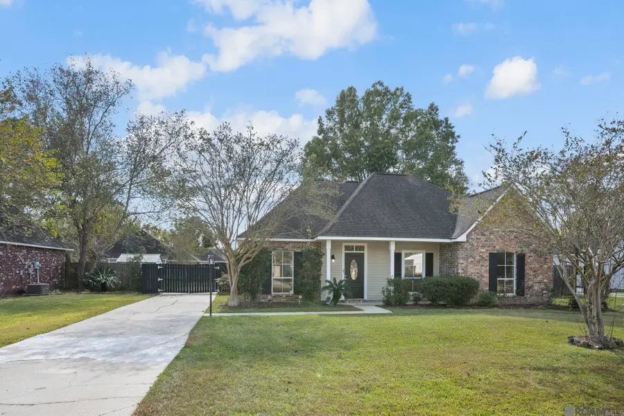 10296 Carter Hills Ave, Denham Springs, LA 70726 - Image #2