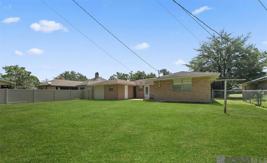 3135 Madeira Dr, Baton Rouge, LA 70808 - Image #2