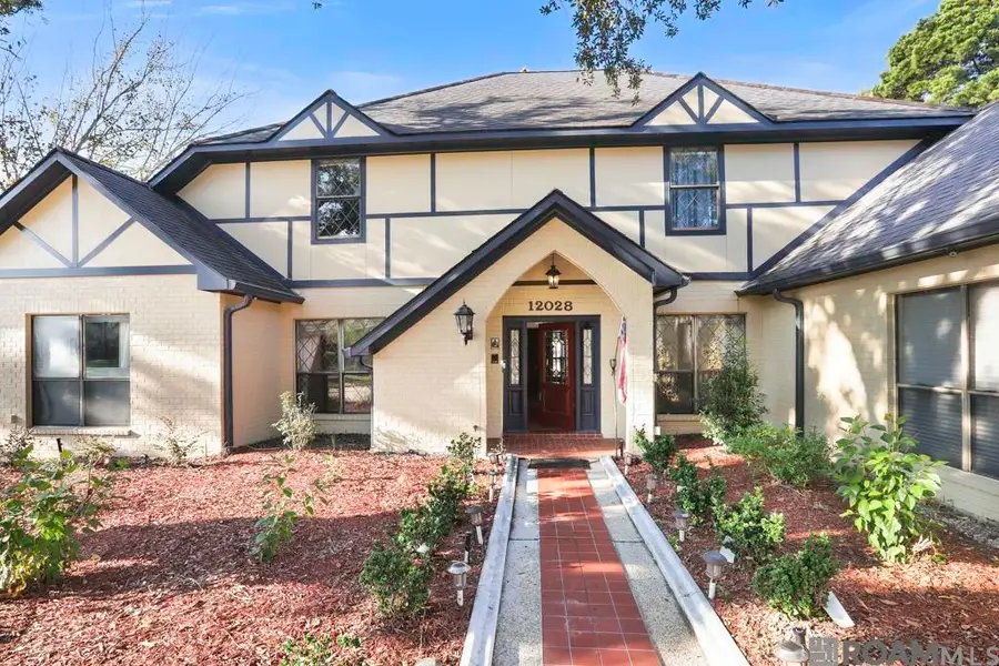 12028 Lake Sherwood Ave, Baton Rouge, LA 70816 - Image #3