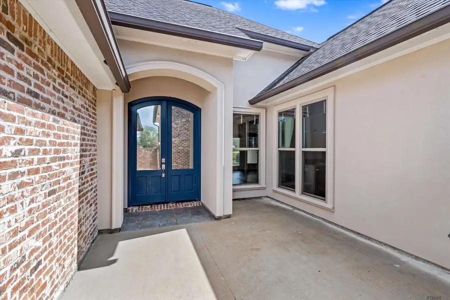 6086 Tezcuco Ct, Gonzales, LA 70737 - Image #2