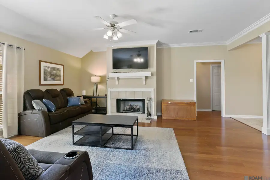 38405 Oakleigh Ln, Prairieville, LA 70769 - Image #3