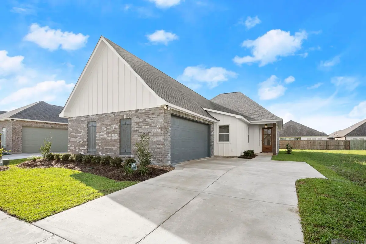 3246 Creekmere Ln, Baton Rouge, LA 70810 - Image #1