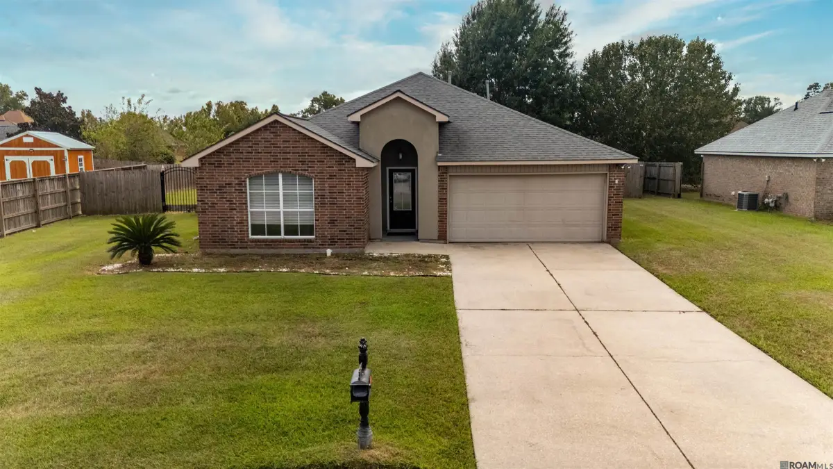 40441 Fitzgerald Dr, Darrow, LA 70725 - Image #1