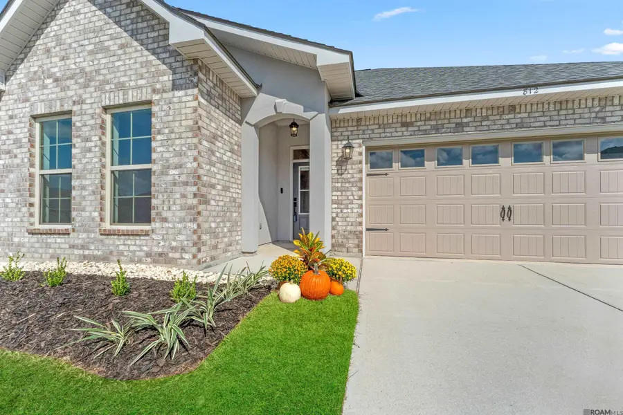 812 Elliston Dr, Gonzales, LA 70737 - Image #2