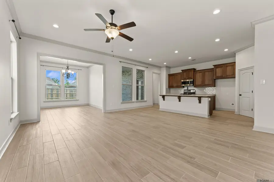 812 Elliston Dr, Gonzales, LA 70737 - Image #3