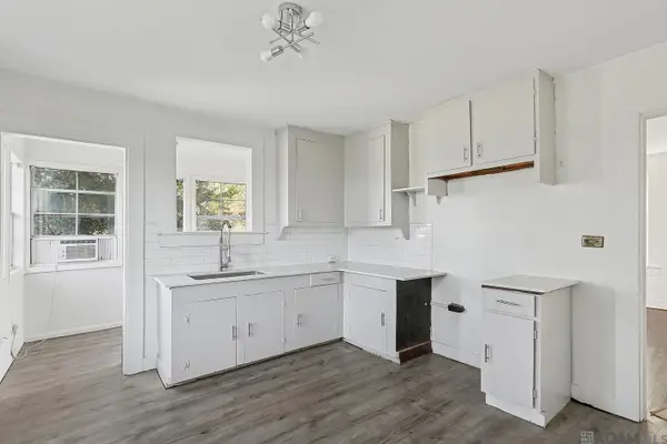 4094 Convention, Baton Rouge, LA 70806