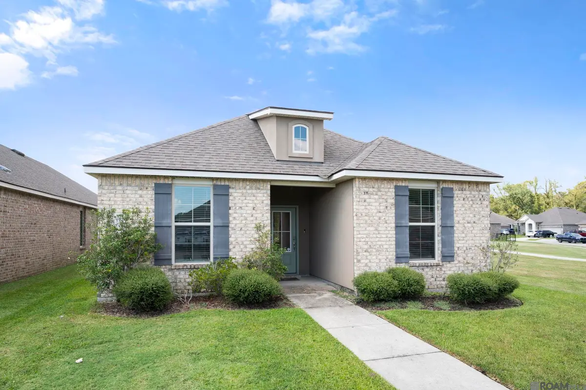 1102 Foxtail Dr, Baton Rouge, LA 70820 - Image #1