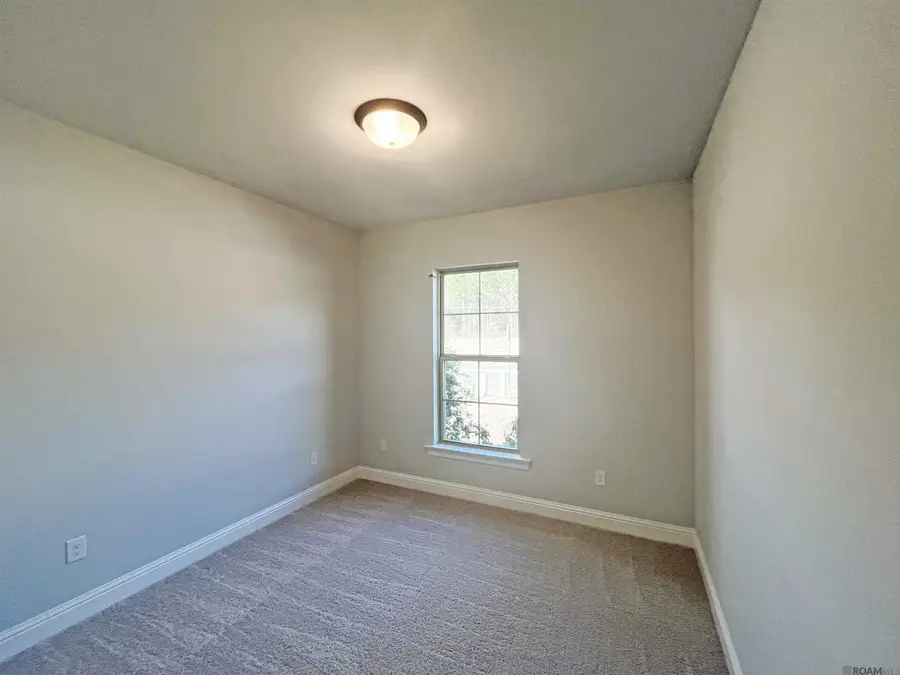 11360 Densmore Dr, Denham Springs, LA 70726 - Image #3