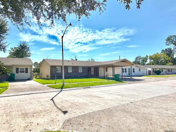 324 Elmwood Dr, Laplace, LA 70068