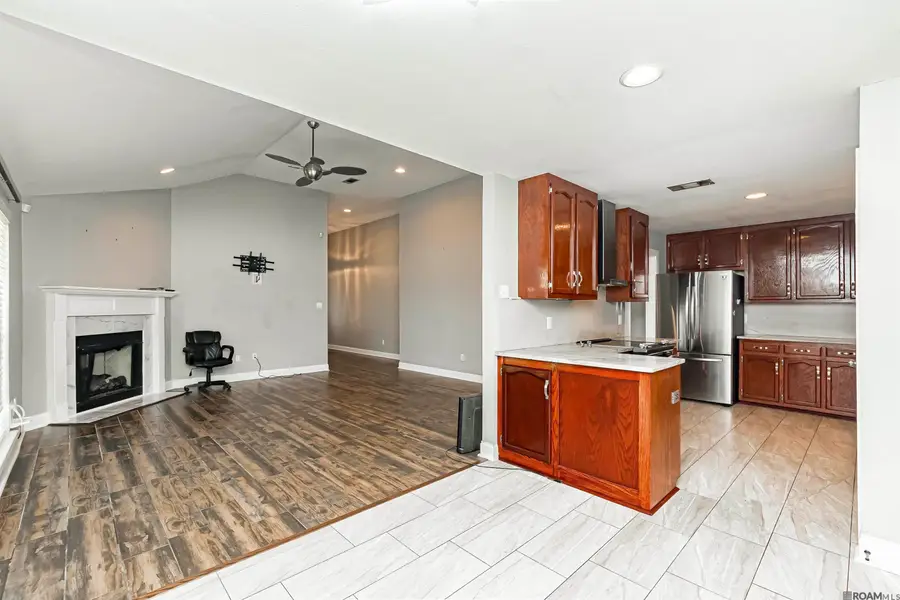 23621 South Pointe Dr, Denham Springs, LA 70726 - Image #3