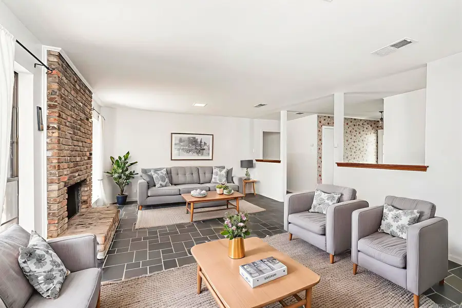 12006 Towering Oaks Dr, Oak Hills Place, LA 70810 - Image #2