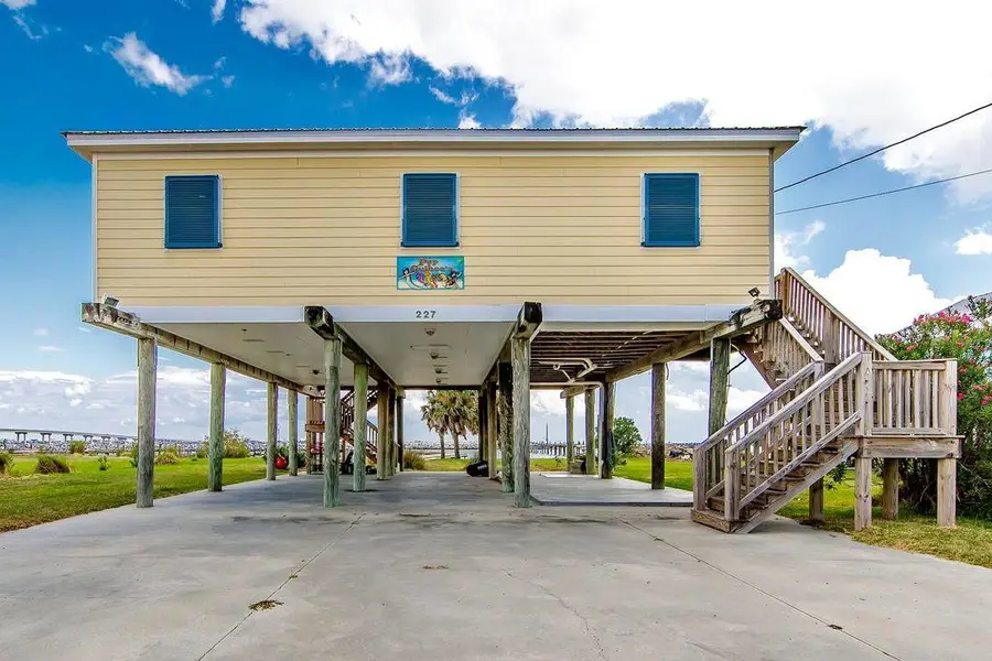 227 West Central Avenue, Grand Isle, LA 70358 - #2