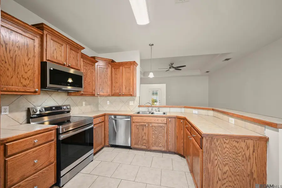 40344 Crestridge Dr, Gonzales, LA 70737 - Image #3