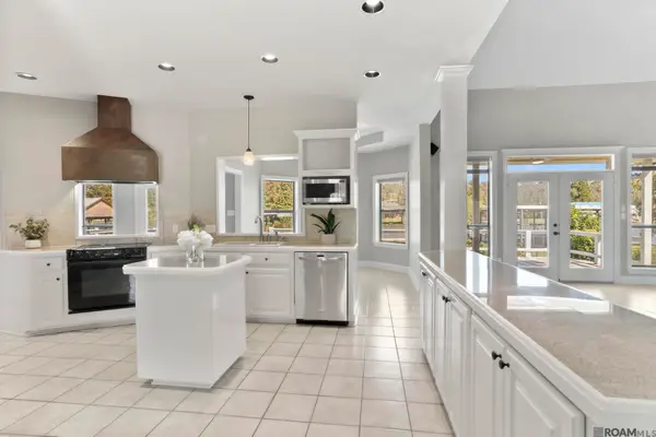 13538 Bayou Terrace Dr, St Amant, LA 70774